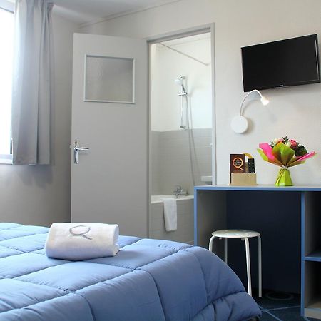 Le Petit Majestic Hotel Lourdes Bagian luar foto